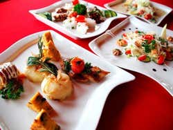 Dinner served on an evening cruise