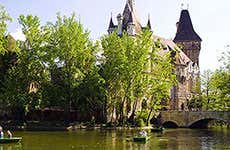 Budapest Travel Guide